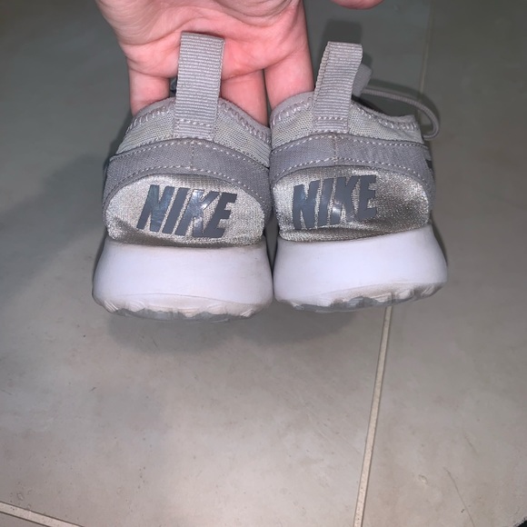 NIKE Running shoes - Picture 3 of 4